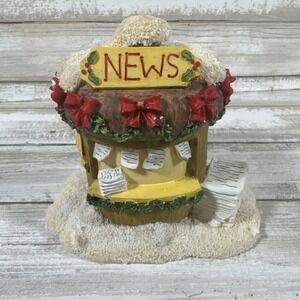Charming Tails‎ Figurine "Reginald's Newsstand" By Dean Griff for Sylvestri